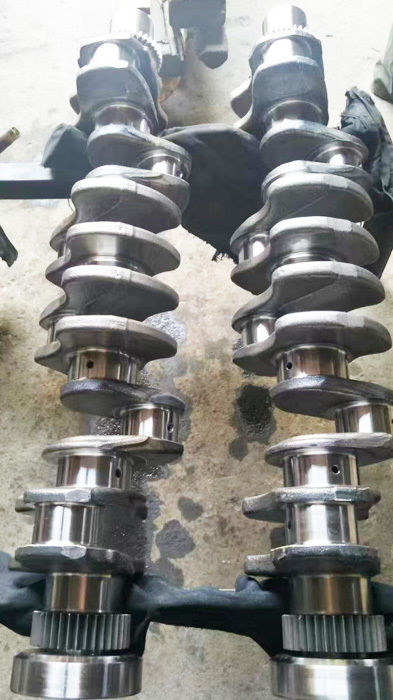 6D107 Diesel Engine Crankshaft 6754-01-1310 for PC200-8 PC220-8 Excavator