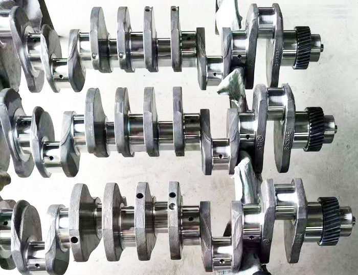 6D102 Engine Crankshaft 6735-01-1310 for PC200-7 Excavator